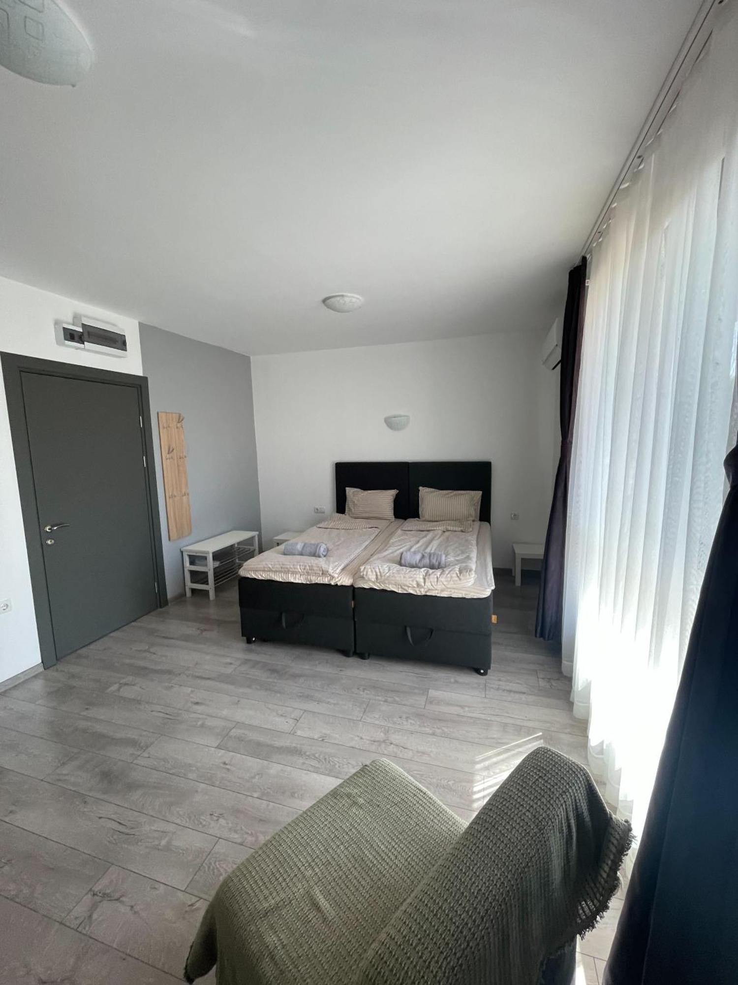 Zaraaparthotel *